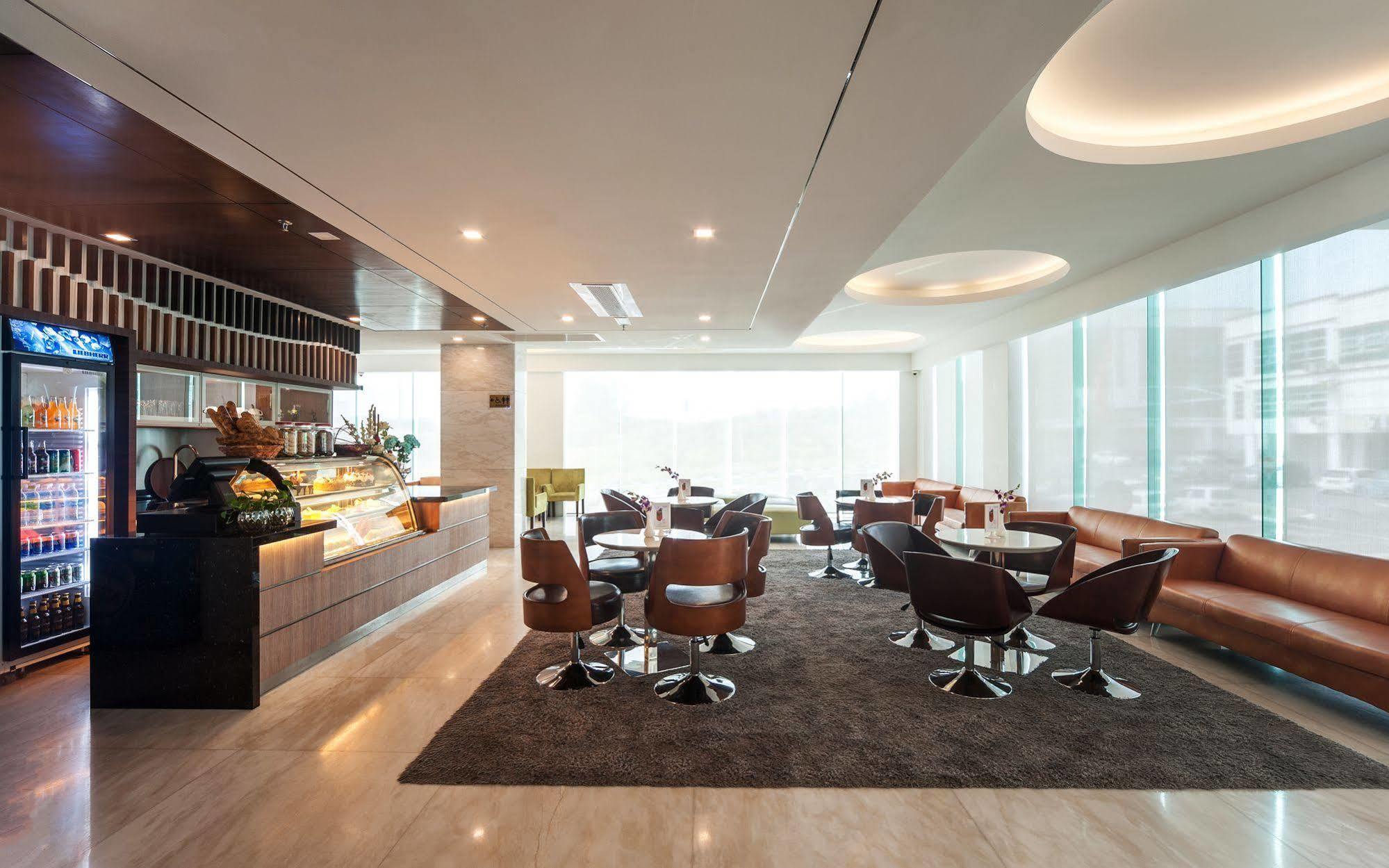 Promenade Hotel Bintulu Eksteriør billede